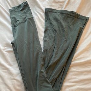 Green flare leggings